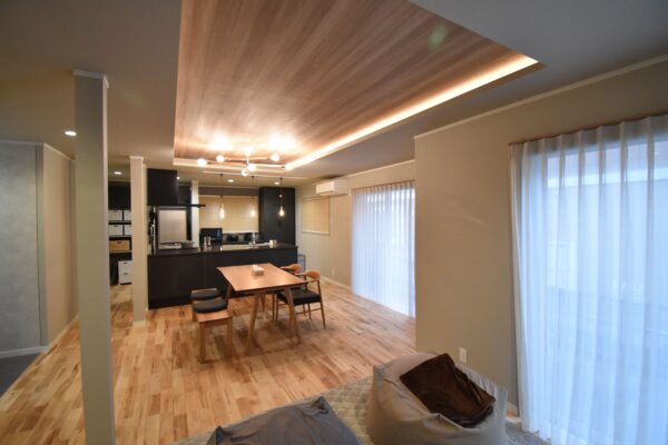 柏市 W様邸 リノベーション メープル無垢材ともみの木が映える開放的な住まいへ